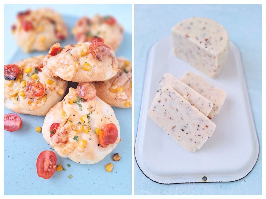 Überbackene Hefebrötchen belegt mit Käse, Mais und Tomate und rechts angeschnittener Kaschuben-Käse.