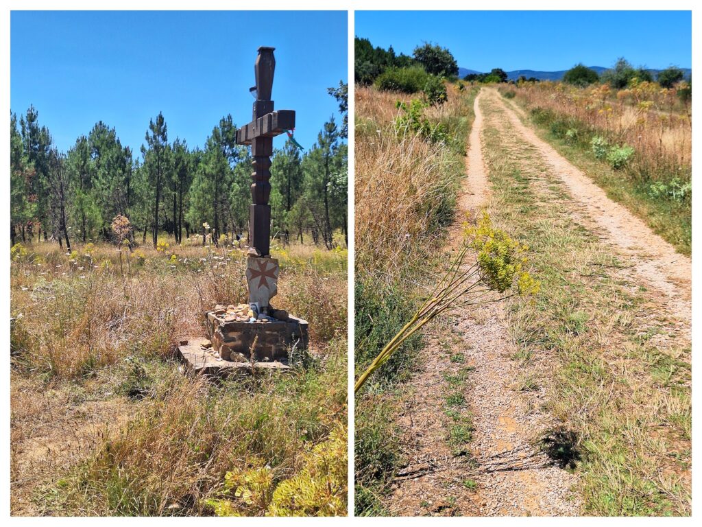 Camino Frances, Holzkreuz und Landschaft bei Santa Catalina de Somoza.